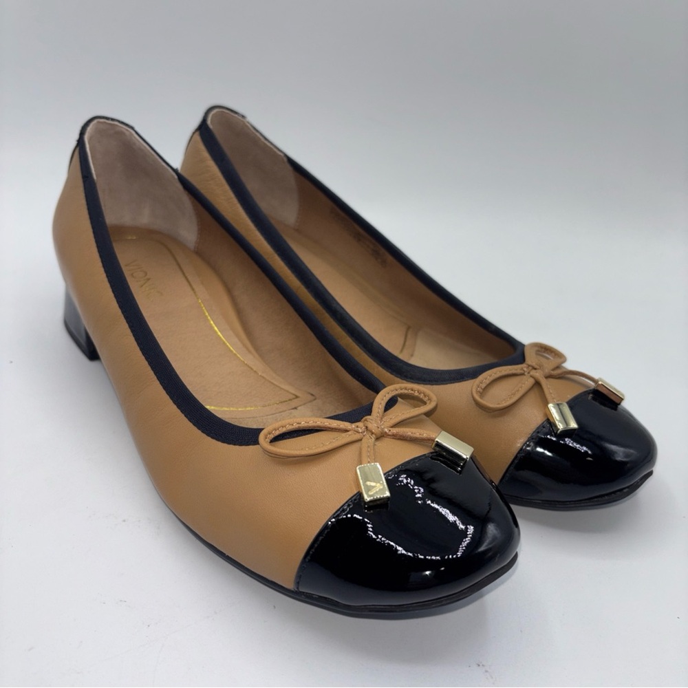 Vionic Two-Tone Tan and Black Low Block Heel Ballet Flats